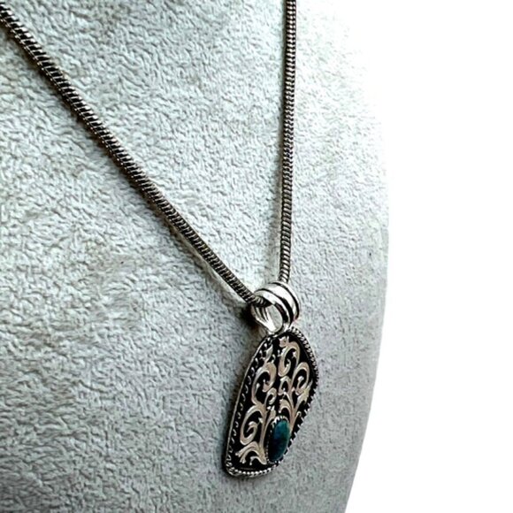 Vintage-Inspired Silver Tone Necklace & Bracelet Set With Faux Turquoise Stones. - Picture 6 of 14